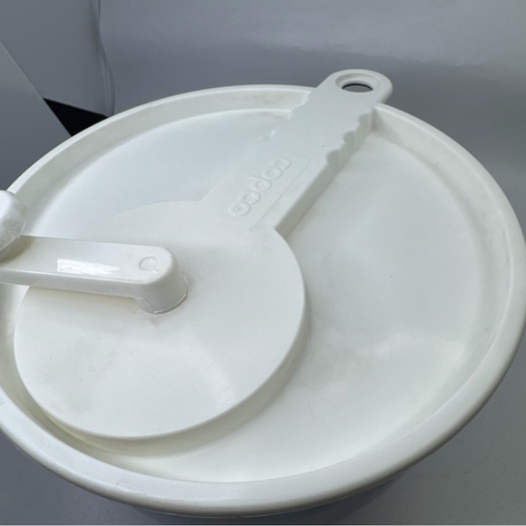 Vintage Copco Large White Salad Spinner Blue Lid Sam Lebowitz Design #604 USA - Picture 3 of 12